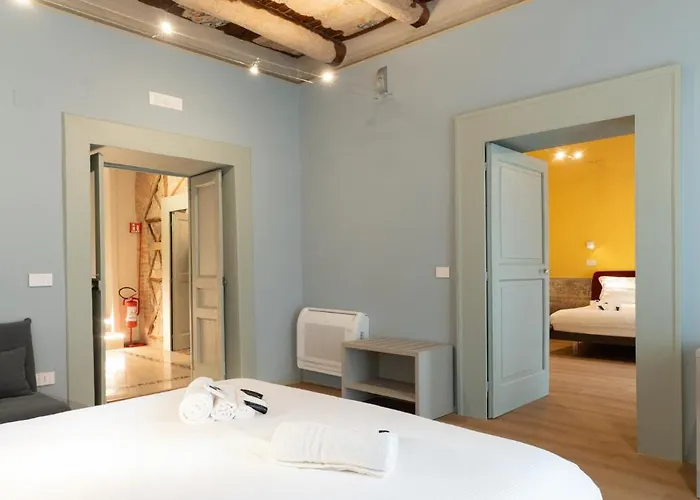 Апартаменты Il Disinganno - Elegant Historic In The Center Неаполь